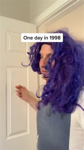 Enhance Your Game Boy Screen with the Worm Light Accessory