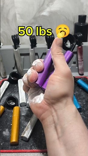 Тренування хвату: 50 lbs vs 300 lbs #еспандер #хват #grip #gripstrength #handgripper