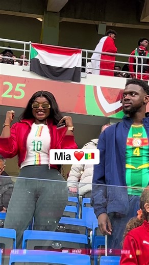 L’artiste Mia Guissé était au stade de Tanger pour la victoire du Sénégal sur le Soudan (3-1) en 8e de finale de CAN 2025 #foot @Mia Guisse #people #senegal