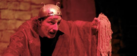 Philippe Nicaud adapte Macbeth en seul-en-scène à Nîmes : "Aujourd’hui encore, est-ce qu’on peut avoir le pouvoir gratuitement ?"