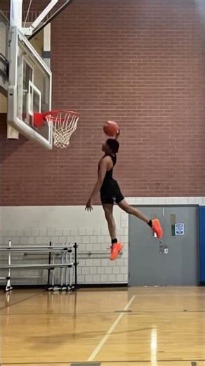 5’7 DUNKER PUNCHES THE RIM #dunker #dunkacademics #dunkcamp #basketballdunker