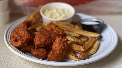Chili's Nashville Hot Chicken Crispers Review: A Stupendous Addition To Elevate Gameday - Mashed