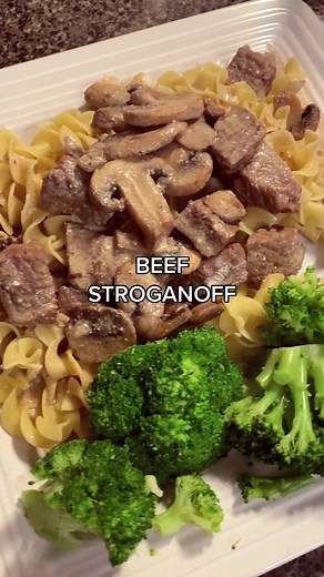 jenn | that particular mom on TikTok