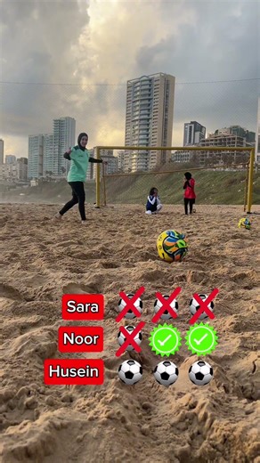 تحدي العارضة مع نور وسارة 🫣 #football #كرة_قدم #العرب #viral #fyp