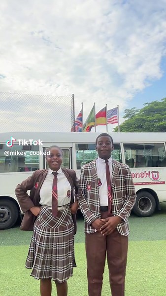 Fun and Memorable Secondary School Graduation Prom Moments