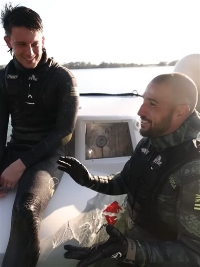 SUBMARINE VS MINI SUBMARINE UNDERWATER CHALLENGE_146