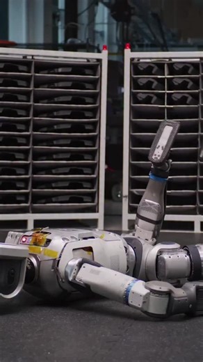 Robots World on Instagram: "Atlas moves like a contortionist, but it’s not just showing off. One of our software engineers explains how this behavior helps Atlas check that everything is good to go before it gets to work. Credit @bostondynamicsofficial"