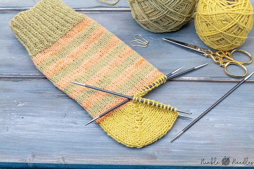 German Short Row Heel - Step by step tutorial with written instructions