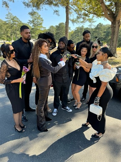 When Erica checks Sarah for disrespecting Ms Latreecia at their dad’s funeral #God #Jesus #Jesusispoppin #Jesusbeenpoppin #kountrywayne #letthatsizzleinyourspirit #helpisontheway #love #ericapinkett | Kountry Wayne