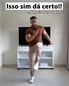 ⭐⭐⭐⭐⭐ "Eu pensei que o treino de 10 minutos não ia funcionar pois é pouco tempo. Mas já estou na quarta semana e minha barriga está diminuindo dia após dia. Os exercícios são simples e possuem adaptação para quem tem problemas de joelho ou está muito sedentário como eu estava. Parabéns pelo trabalho de vocês!" - João da Silva, 45 anos, São Paulo-SP. | Treino de 10 Minutos