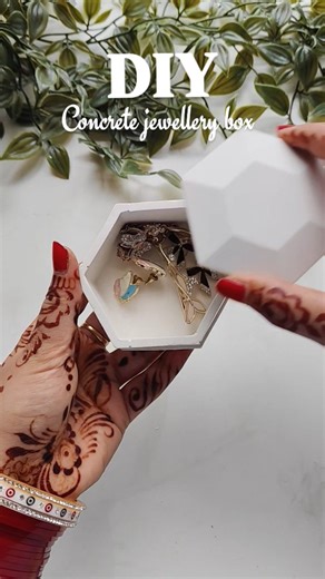 TANIA | Artist| Educator| Youtuber on Instagram: "Process of making concrete jewellery box ✨ Concrete art, concrete jewellery box, concrete making, making process, process videos, aesthetic art #concrete #concreteart #artreels #reelininstragram #art #aesthetic #fyp #explore #handmade #handmadewithlove #crafty #trendingreels"