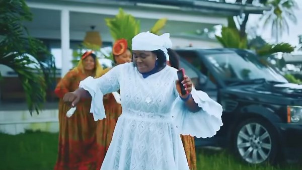 “Your Time on Phone” off my 5th Studio Album titled “Record of Life”. The song stands to awaken your consciousness. Thank y’all for the support 💙🙏🏼 Full clip https://youtu.be/Jlp9vZuxjSM #ElizabethTekeh #yourtimeonphone #TekeH | Elizabeth Tekeh