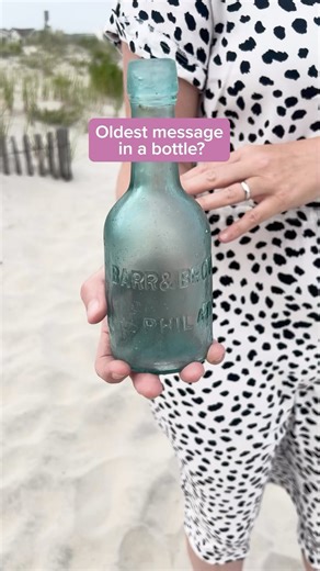 20K views · 56 reactions | A woman believes a bottle that washed up on the Jersey Shore is from the 1800s. If verified, it could be the world’s oldest message in a bottle. What have you found at the beach? ️ Eric Conklin #messageinabottle #discovery #treasure #oceancity #jerseyshore #guinessworldrecord #nj #newjersey | NJ.com | Facebook