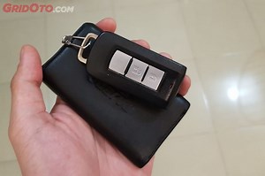 Ini Tanda Baterai Remote Keyless Mitsubishi Pajero Sport Mulai Habis - Gridoto