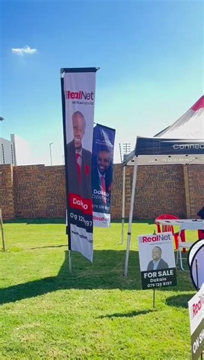 Fountainbrook Estate Properties are on show with Dakalo Dzivhani. Choose from Building Packages, Building Stands, and New Completed Properties. Modern Houses, Modern Finishes, and a Security gated Estate with Amenities available. For more information and to arrange a viewing, please contact Property Consultant Dakalo Dzivhani at 079 126 8197 or dakalor@realnet.co.za. #Midstreamestate #Midstreamproperties #Midstreamestatedevelopments #dreambig #dakalor_properties