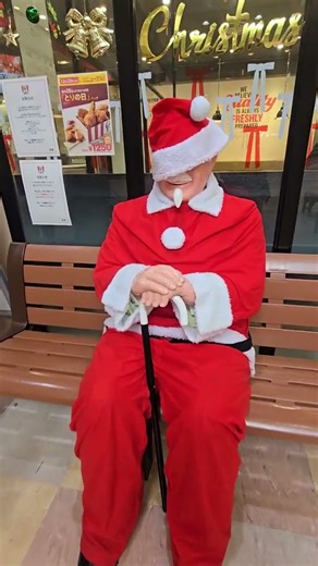 聖誕老公公午後小睡一下 #日本青森永旺商場 ＃可樂旅遊 ＃SHORTS