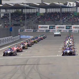 Das erste Rennen in 2025 der ABB Formel E startete in Mexiko-Stadt...