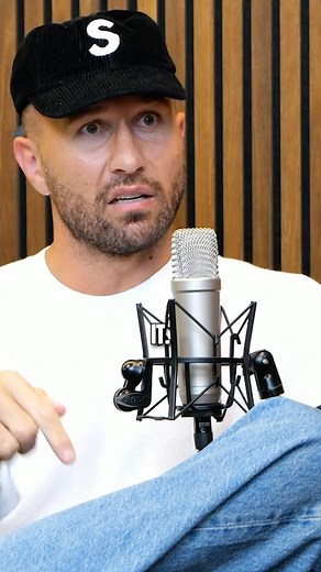 Offscript Podcast with SBW and QC 🎙️ on Instagram: "You’ve got to get your reps in at training, there’s no way around it. If you’re not willing to get uncomfortable, you’ll slow down your own growth. And if you play a team sport, that affects the whole group. Real growth happens in uncomfortable moments. Training is where you should be making mistakes, pushing boundaries, and learning. That’s the whole point, we spend most of our time there, Monday to Friday, sharpening our tools. It’s called t