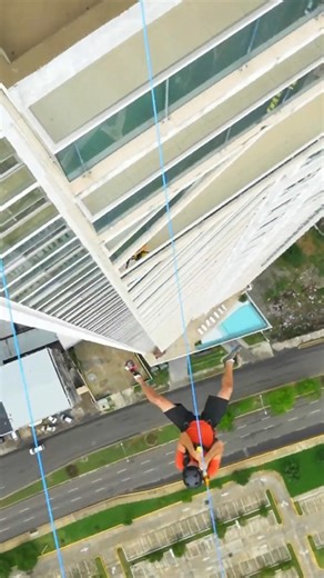 Urban zipline build shows large scale setup