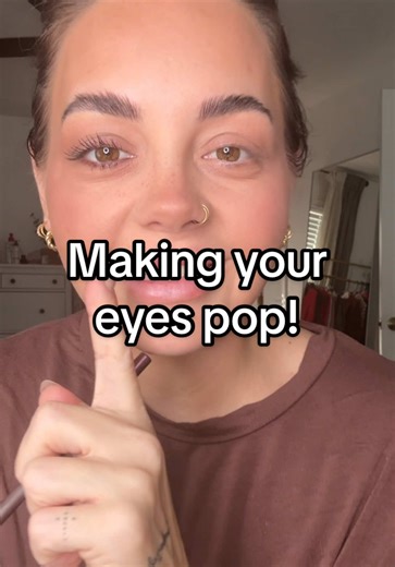 Enhance Brown Eyes with Stunning Maroon Eyeliner