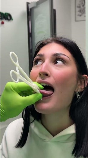 Tongue piercing 👅#tonguepiercing #piercing #milano #dimitridaleno #bodypiercing