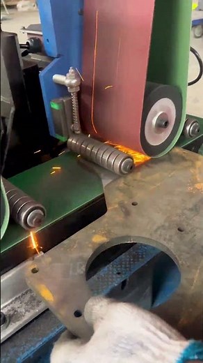 Precision Metalworking: Industrial Belt Grinder for Smooth Surface Finishing and Deburring