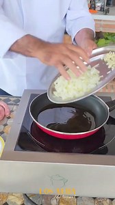 ¿Y que significa la sartén boca abajo? ¡¡¡VIERNES!!! Tortilla de patatas y salchichas al vino blanco | Restaurante Los Alba