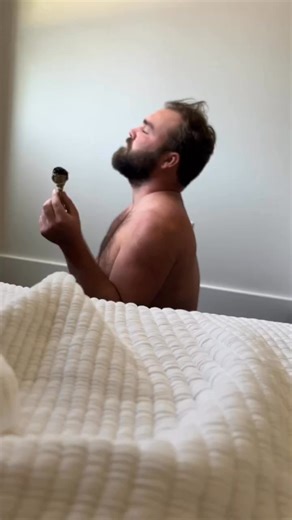 21K views · 31 reactions | How does one simply meditate? 藍 | Sam & Jen | Facebook