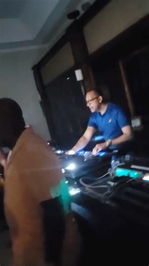 #FLASHBACKFRIDAY Check out the Old School Master , Andre Paul turning up the 2nd anniversary Old School Dance at the Sandals Golf & Country Club 🎵: Barrington Levy - Work It was an amazing night! Can't wait to see you at our 3rd anniversary dance! Stay tuned. | Rev-Up SLU - 95.9FM