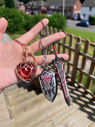 The Legend of Zelda Heart Keychain, Heart Container, Royal Claymore, Royal Shield - Etsy