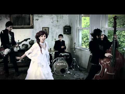 MODEL - Pembe Mezarlık