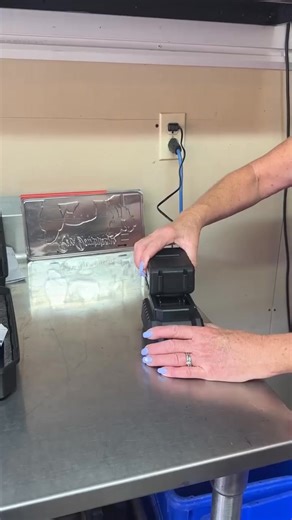 Tired of asking for help with simple yard cleanup? 🙋‍♀️ SEESE PRO weighs just 950 grams and delivers 200 MPH wind speed: clearing leaves, dust, debris, snow, and post-wash water without arm strain or fatigue. ⚡️ One-handed, cordless, and powerful enough for real results. It gives you back your independence. ✅ | Northern Baseball Training