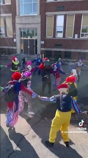 #stromedy #clowns #clownschool