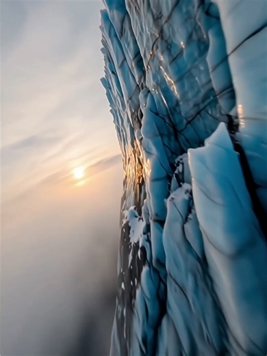 Experience Subliminal Motion and Emotion in EDM