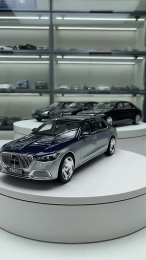 Exclusive Benz Maybach S680 Model Car Showcase