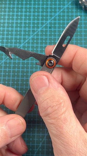 🔪 This Tiny Tool Does Everything #shorts #multitool #gadget 😎
