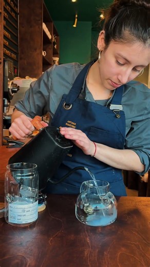 Marietta Preparing Blossoming Tea 🌸