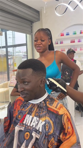 Trendy Hair Styles at Gee Gee's Unisex Salon