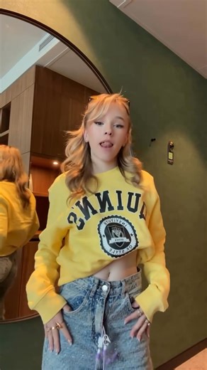 Emma Kok Stuns Fans with Her Bold Yellow | Emmamusic