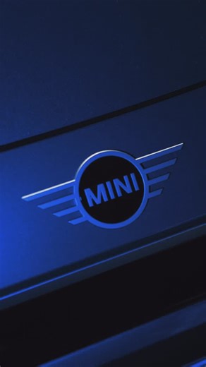 2.1K views · 21 reactions | MINI encendió la pasarela.  Descubre la colección Lifestyle más exclusiva, disponible únicamente en nuestras boutiques del Salón del Automóvil. Solo en el salón del automóvil en @corferias hasta el 23 de noviembre en el pabellón 8 nivel 2. #MINI #MINIColombia #biglove #nicetomeetyouagain #salóndelautomóvil | MINI | Facebook