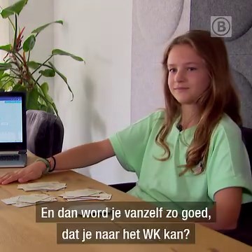 Iedere dag is ze aan het bridgen. Soms online, soms fysiek en de 12-jarige reist zelfs een keer per maand naar Utrecht om tegen anderen te kunnen spelen. Vanaf maandag gaan in Veldhoven een week lang de kaarten op tafel bij het WK Bridge voor junioren. | Omroep Brabant