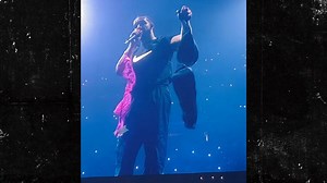 Drake Shocked By Massive Bras Onstage During D.C. Concert
