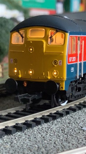 British Model diesel #train with sound. #bachmann #modelrailway #modeltrain #trainspotting #ooscale
