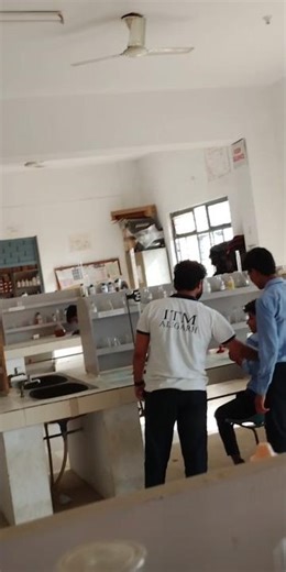 Aaj collage me chemistry lab #viralshorts #viral #trendingvlog #vlogs 2025 ki vlog viarlvideos