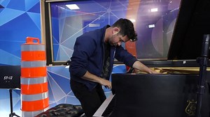32K views · 389 reactions | Une petite douceur dans notre studio ce matin.  Le pianiste Jean-Michel Blais a interprété la magnifique pièce «Dans ma main».  Pour écouter son entrevue➡https://bit.ly/2rumxsD | Tout un matin | Facebook