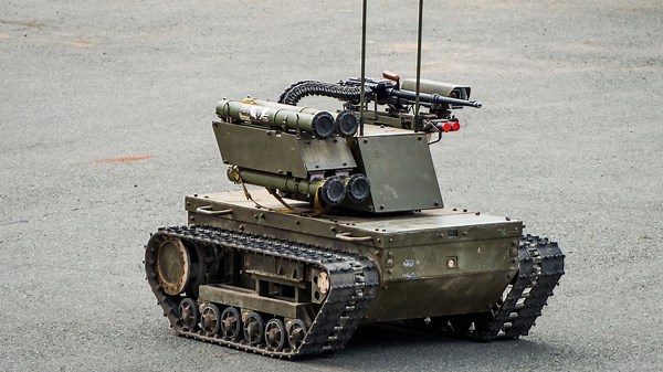 Une première dans l’histoire militaire : plus de 100 attaques “robotisées” ukrainiennes pour prendre une position russe, une nouvelle ère sur le front - RTBF Actus
