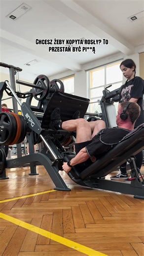 Zacznij trenować jak należy a nie leg day raz na pół roku👌🏻🔥#gym #bodybuiler #kulturystyka #trener #legday @Martyna