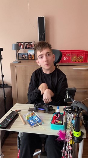 Gaming Setup and Fortnite Gameplay Overview