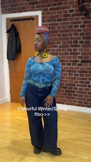 Dressing for that winter/ spring crossover 🤌🏾 #colourfulfashion #headscarfstyle #afrohairstyles #levijeans #maximalistfashion #accessoriesoftheday #springfashion #winterfashion