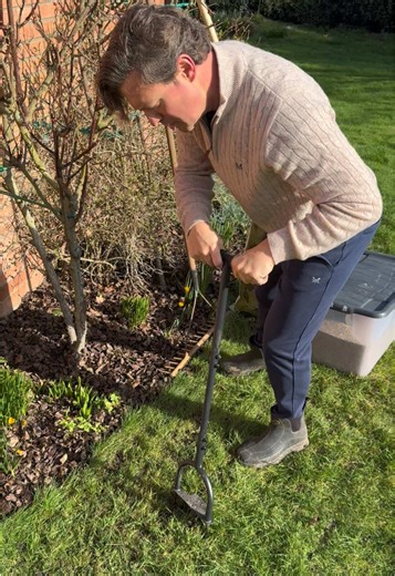 Four Steps to Thicker Lawn 🌱 Please do watch and listen along 👍 I’ve got a 10% discount promo code GWTLAWN2026 for you at www.bostonseeds.com on lawn seed, moss treatment, fertiliser, mini handheld spreaders and lawn drop spreaders I’ve got a 10% discount promo code GWT10 for you at www.fieldcompost.co.uk @Field Compost Ltd on Field No.4 Organic Fine Grade Lawn Dressing To buy Everedge Classic Lawn Edging please use my promo code GWT26CLASSIC for 10% off at www.everedge.co.uk @everedge1 Lovely